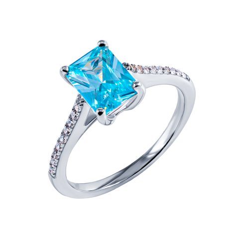 Кольцо из серебра 925 с фианитом, ср. вес 2,73г